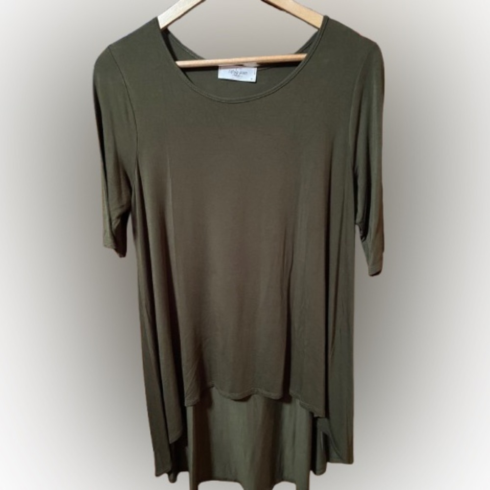 Carly Jean Olive Green Women's Tunic Top Size Medium